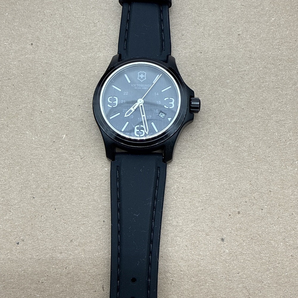 Original Victorinox Swiss Army Black Quartz Watch #241517 Rubber Strap - Picture 3 of 15